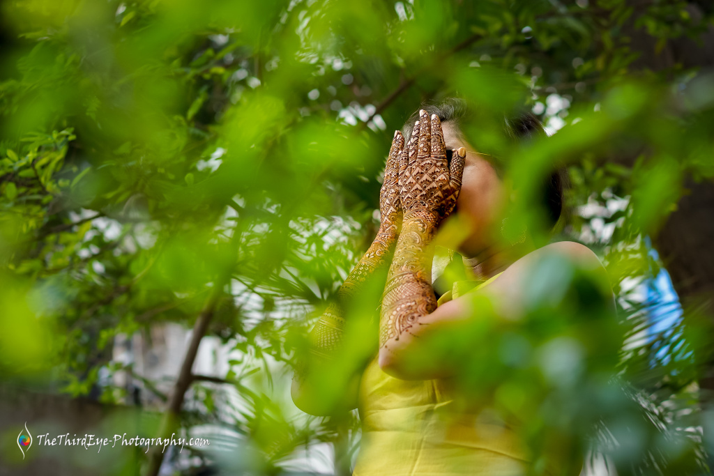 op-10-Candid-Wedding-Photographer-Big-Fat-South_Indian-2states-Mehendi-Wedding-Photography-Bangalore