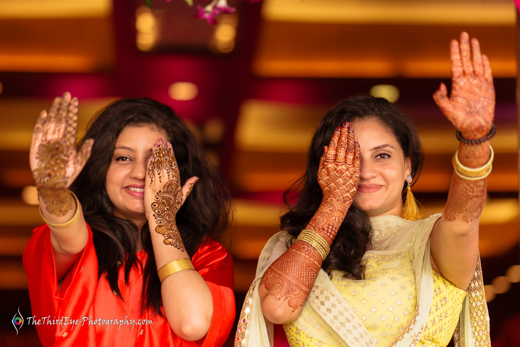 op-10-Candid-Wedding-Photographer-Big-Fat-South-Indian-Sangeet-Mehendi-2states-Wedding-Photography-Bangalore