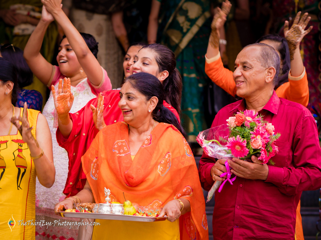 op-10-Candid-Wedding-Photographer-Big-Fat-South-Indian-Sangeet-Mehendi-2states-Wedding-Photography-Bangalore