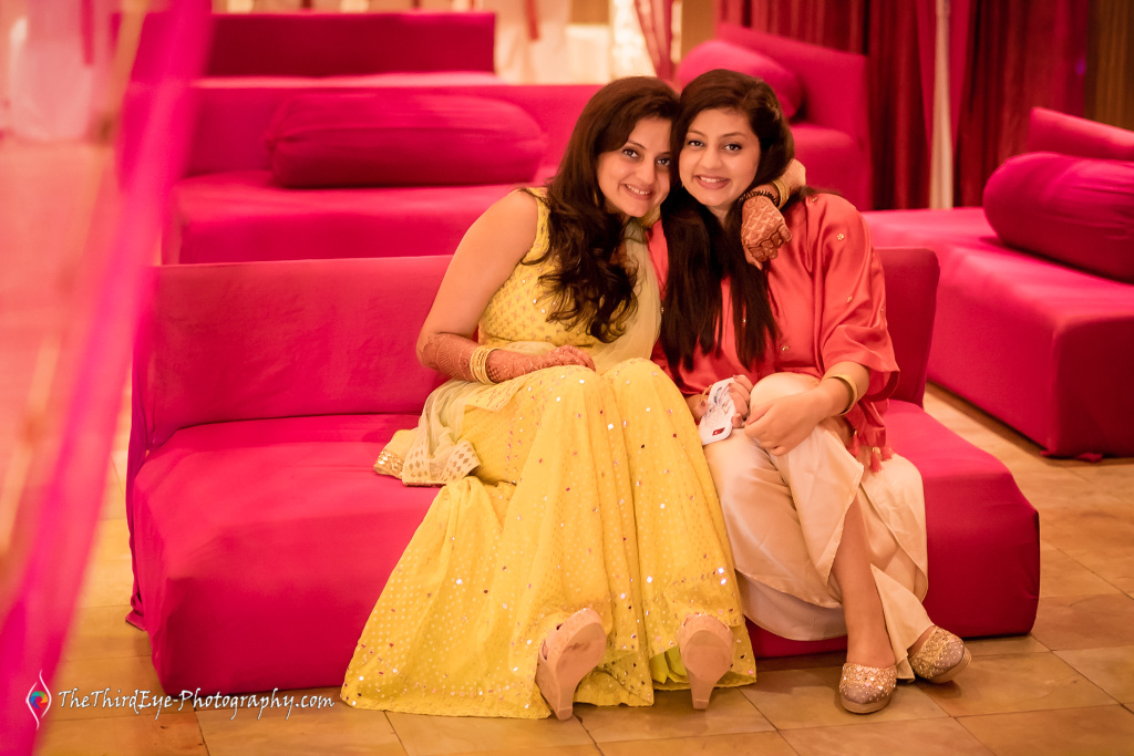 op-10-Candid-Wedding-Photographer-Big-Fat-South-Indian-Sangeet-Mehendi-2states-Wedding-Photography-Bangalore