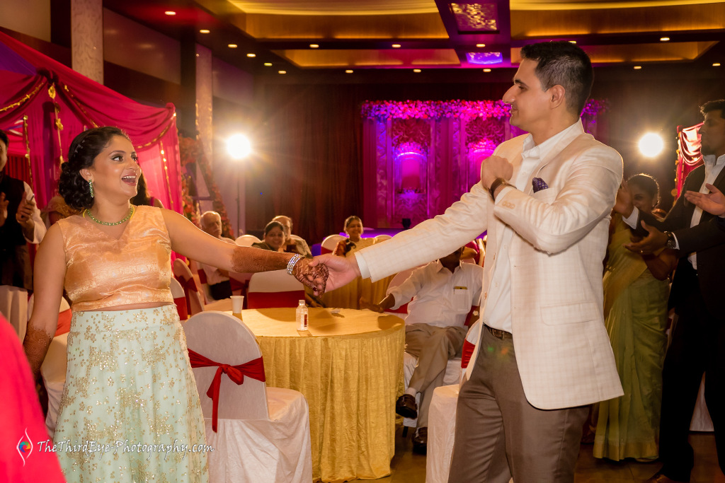 op-10-Candid-Wedding-Photographer-Big-Fat-South-Indian-Sangeet-Mehendi-2states-Wedding-Photography-Bangalore