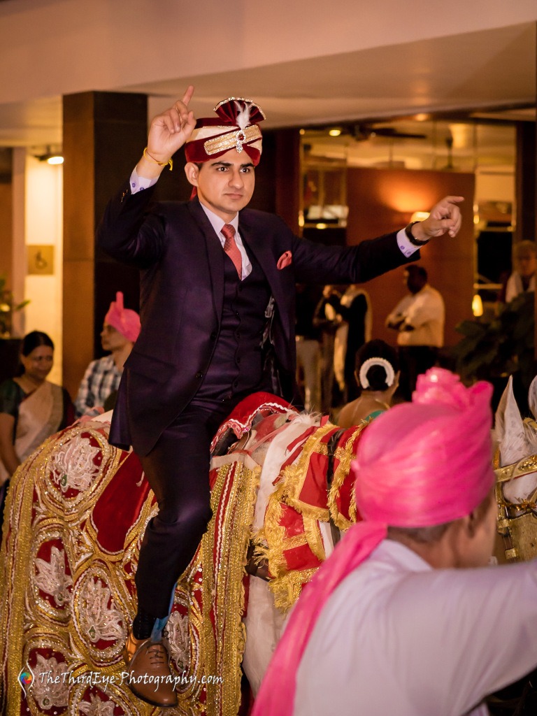 op-10-Candid-Wedding-Photographers-Big-Fat-South-Indian-Wedding-Photography-Royal-Orchid-Bangalore