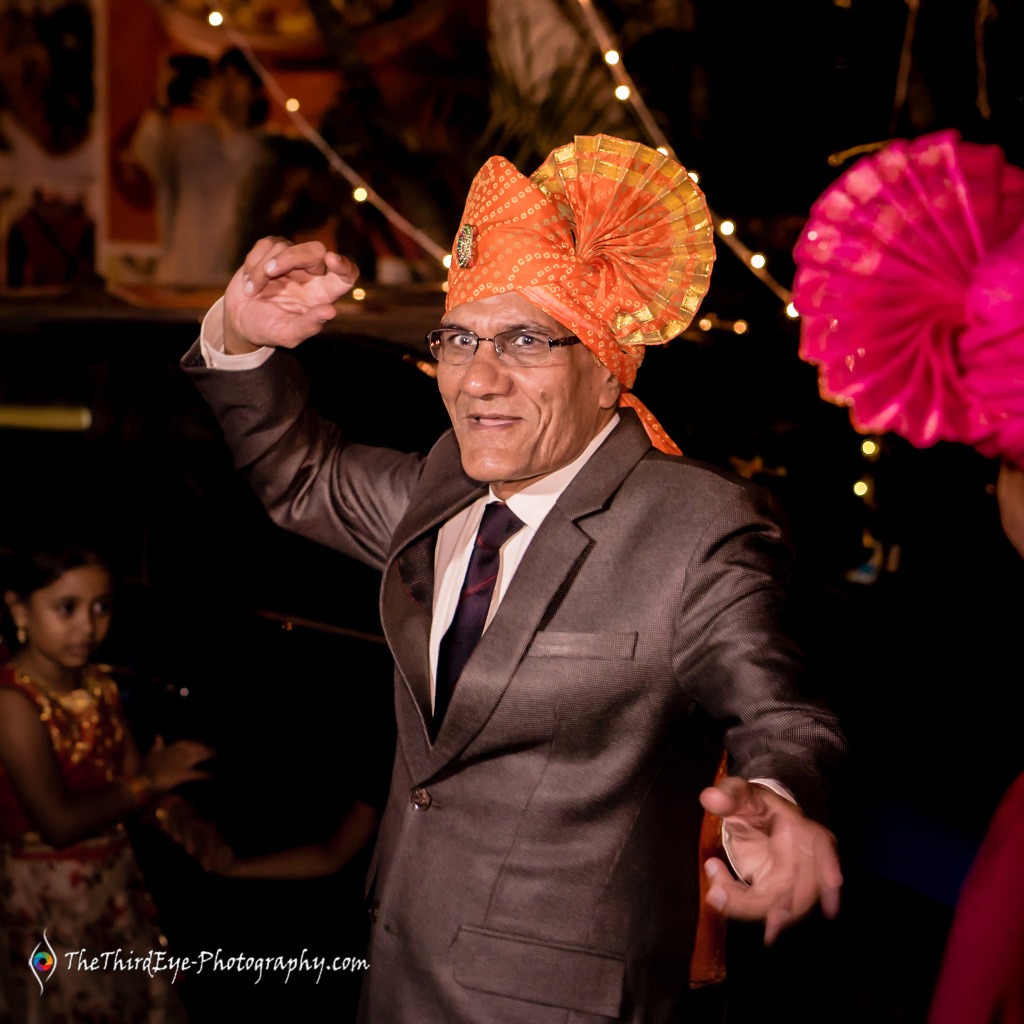 op-10-Candid-Wedding-Photographers-Big-Fat-South-Indian-Wedding-Photography-Royal-Orchid-Bangalore