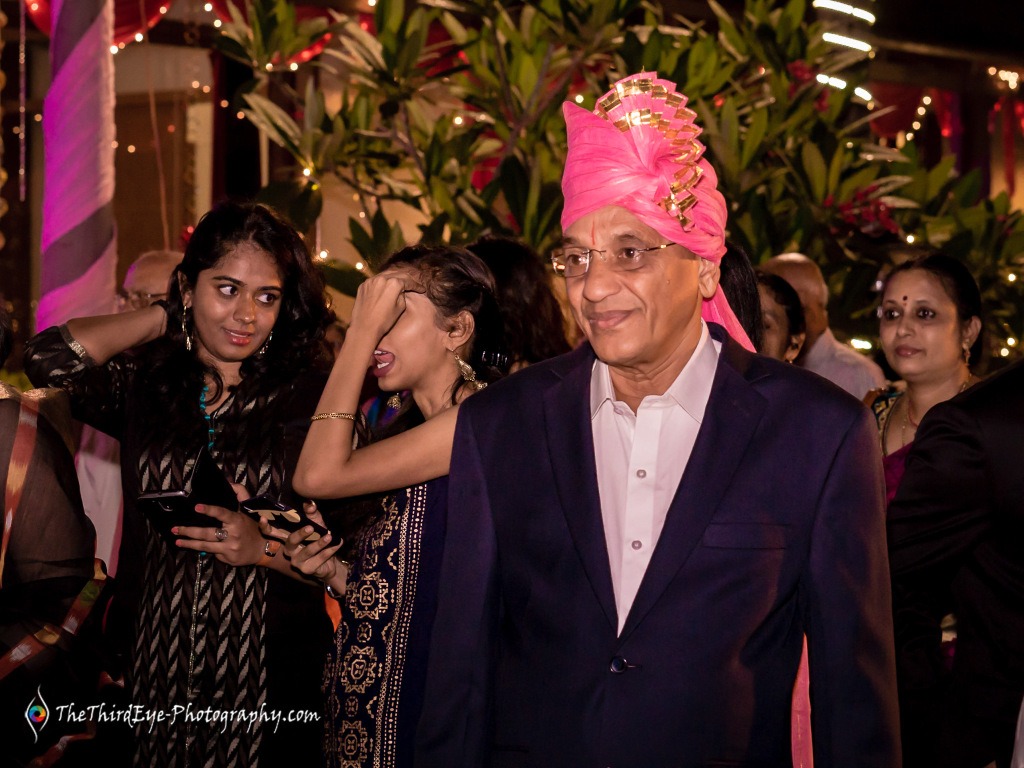 op-10-Candid-Wedding-Photographers-Big-Fat-South-Indian-Wedding-Photography-Royal-Orchid-Bangalore