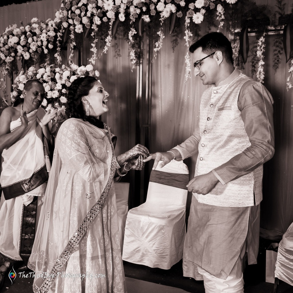 op-10-Candid-Wedding-Photographers-Big-Fat-South-Indian-Wedding-Photography-Royal-Orchid-Bangalore