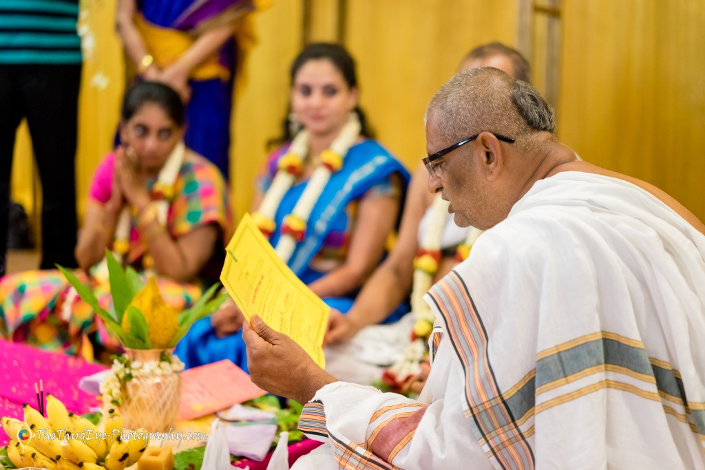 op-10-Candid-Wedding-Photographers-Big-Fat-South-Indian-Wedding-Photography-Royal-Orchid-Bangalore