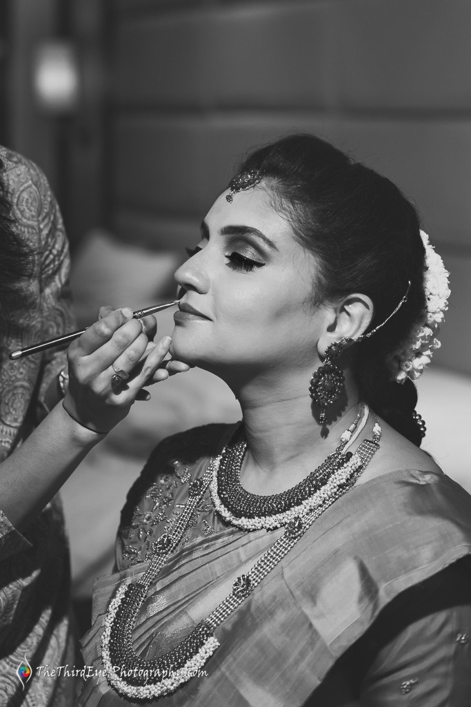 op-10-Candid-Wedding-Photographers-Big-Fat-South-Indian-Wedding-Photography-Royal-Orchid-Bangalore