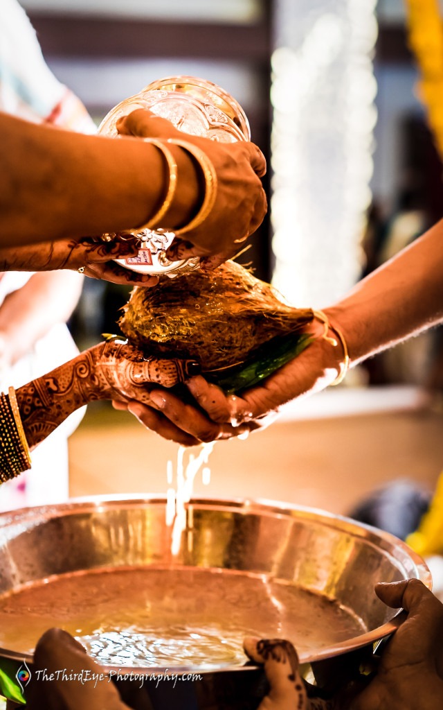 op-10-Candid-Wedding-Photographers-Big-Fat-South-Indian-Wedding-Photography-Royal-Orchid-Bangalore