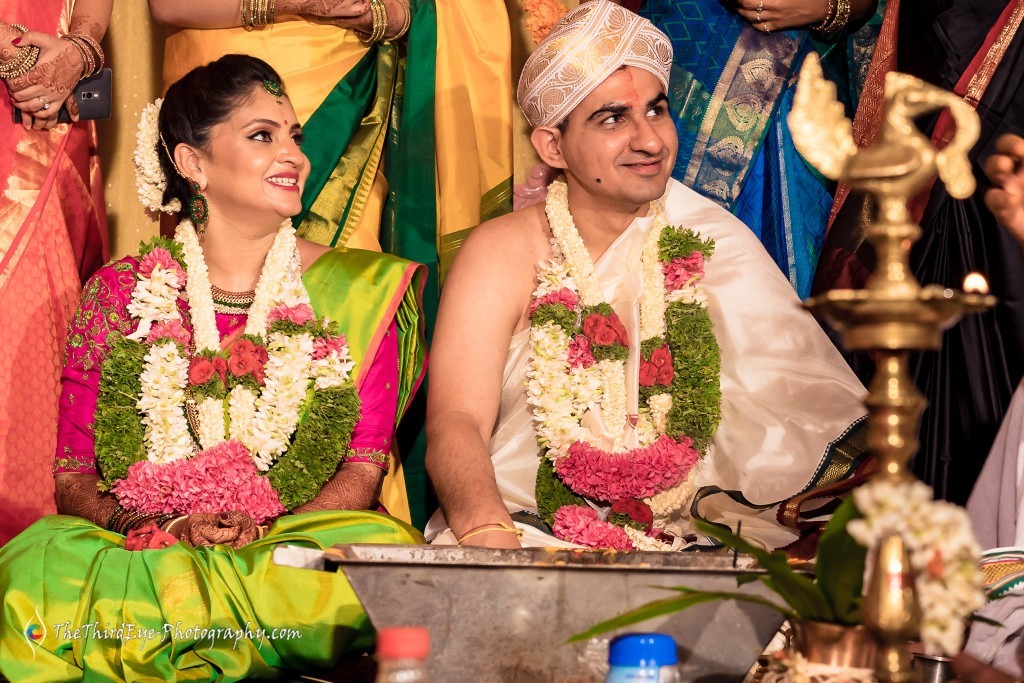 Top-South-Indian-Candid-Couple-Portraits-in-Bangalore