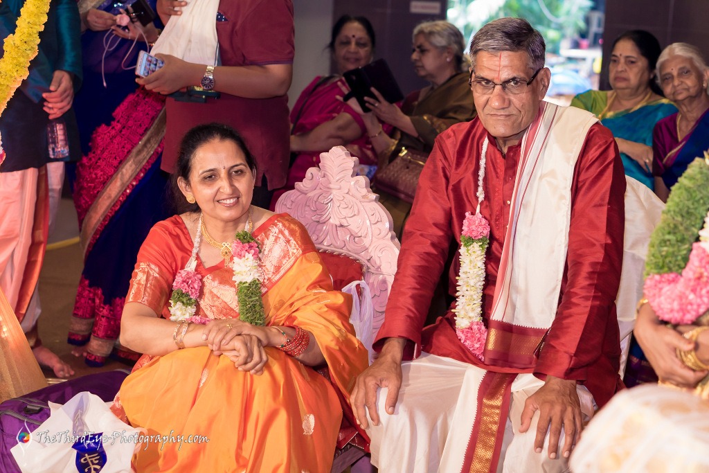 op-10-Candid-Wedding-Photographers-Big-Fat-South-Indian-Wedding-Photography-Royal-Orchid-Bangalore