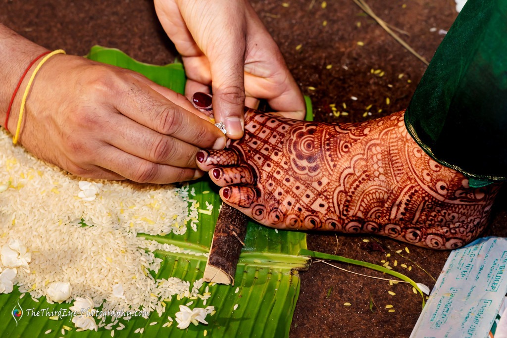 op-10-Candid-Wedding-Photographers-Big-Fat-South-Indian-Wedding-Photography-Royal-Orchid-Bangalore