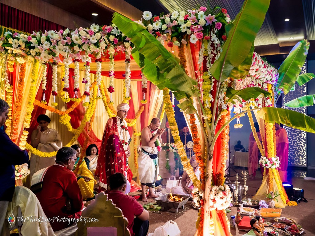 op-10-Candid-Wedding-Photographers-Big-Fat-South-Indian-Wedding-Photography-Royal-Orchid-Bangalore