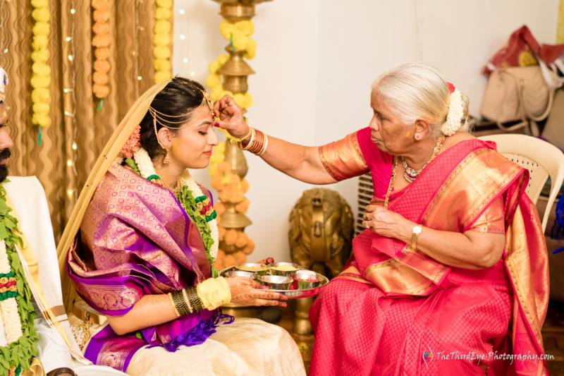 Bride-bridal-grandma-ritual-indian-telugu-kannadiga-blessing-most-beautiful-wedding-photos-popular-Minimalist-bride-modern-TTEP_CM_29_A6500644