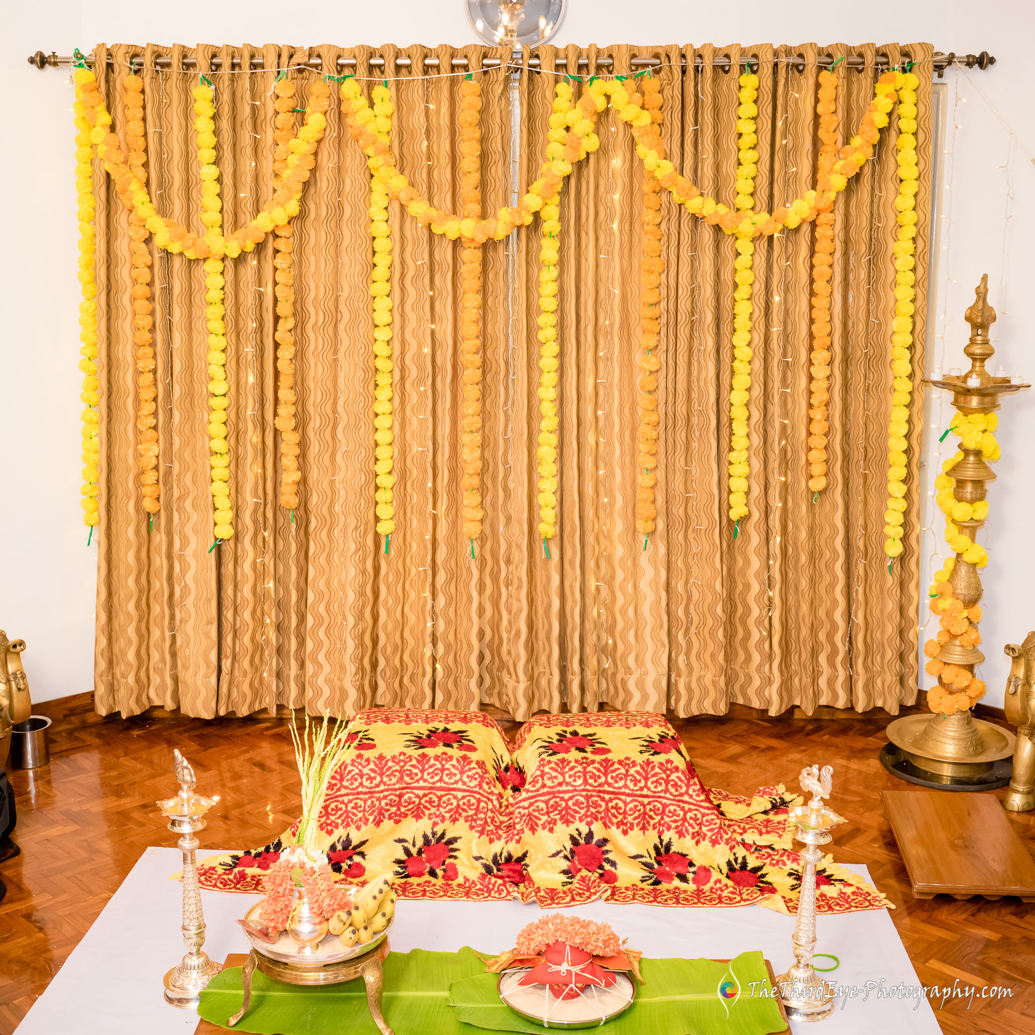 Details-Decor-South-indian-Candid-Wedding--Flowers-lamps-banana-leaf-Photography-Kannadiga-Quarantine_bengaluru_TTEP_CM_01_A7008785