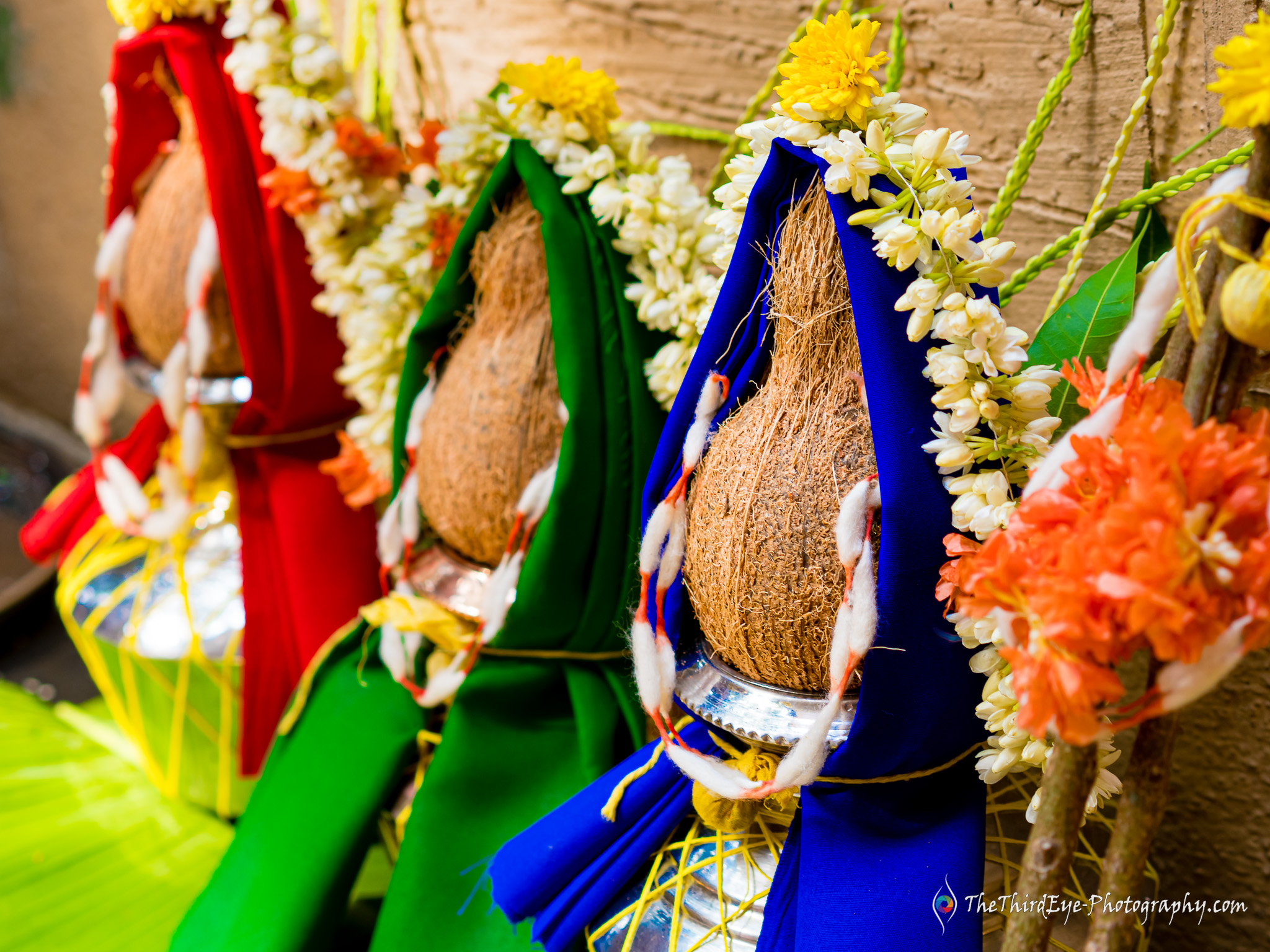 Details-Decor-South-indian-Candid-Wedding--Flowers-lamps-banana-leaf-Photography-Kannadiga-Quarantine_bengaluru_TTEP_CM_A6500321