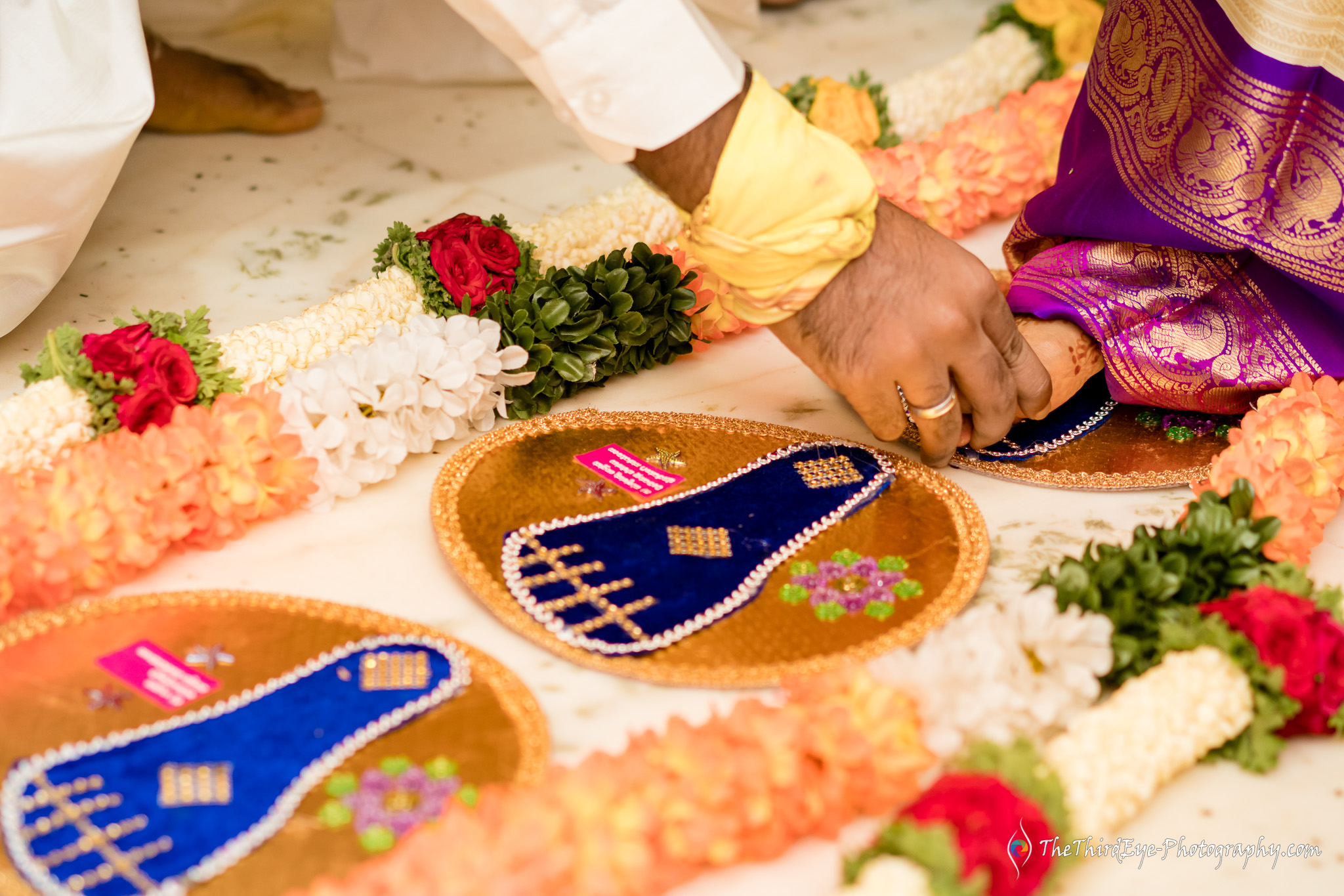 Details-Decor-South-indian-Candid-shaptapadi-telugu-seven-steps-Best-indian-wedding-photographer-top-wedding-photographers-Wed-me-good-TTEP_CM_28_A6500634